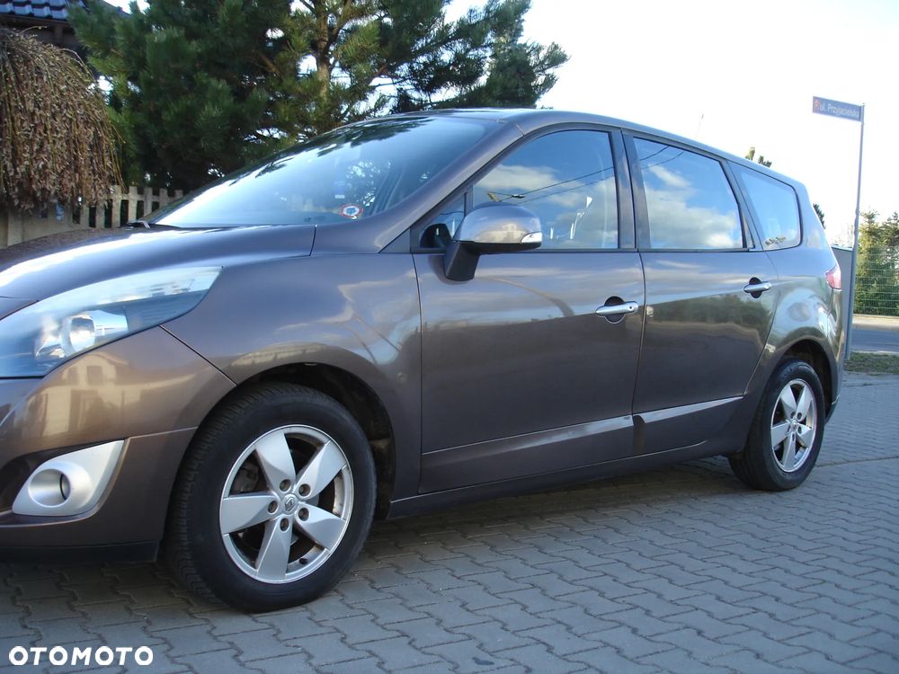 Renault Grand Scenic - 30