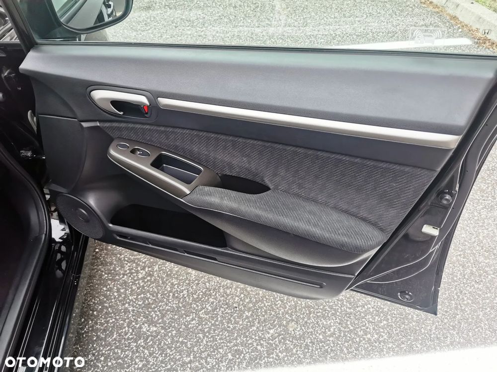 Honda Civic 1.8 Executive - 12