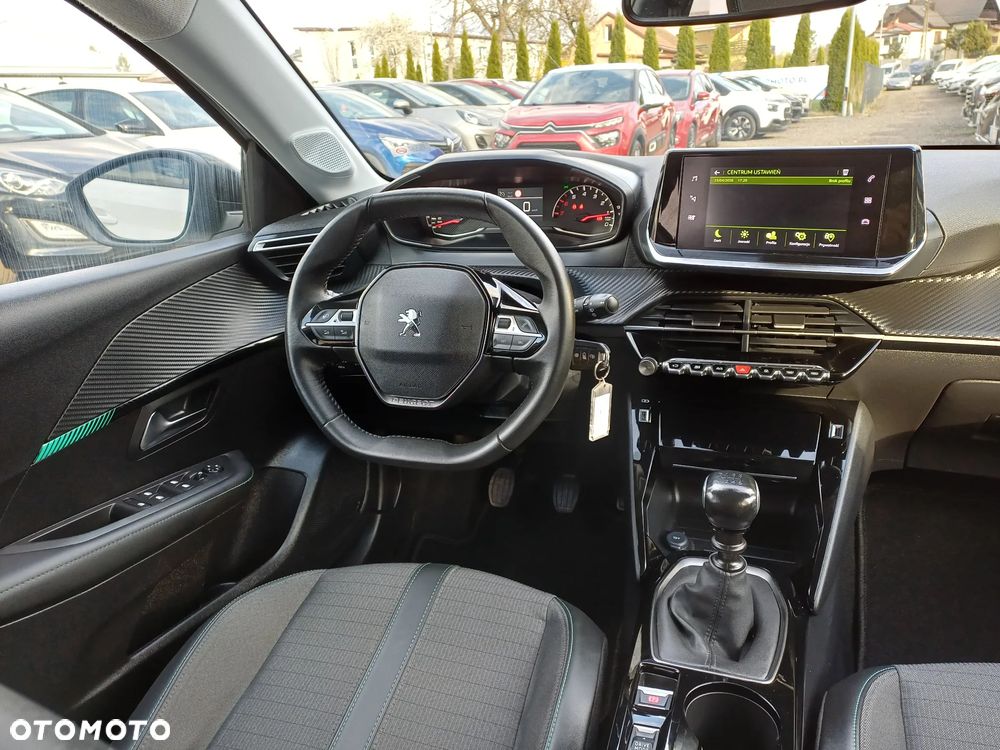 Peugeot 208 PureTech 100 Allure - 21