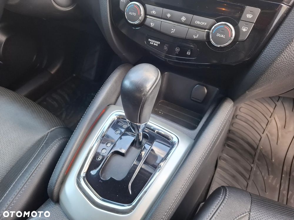 Nissan Qashqai 1.6 dCi Xtronic TEKNA+ - 17