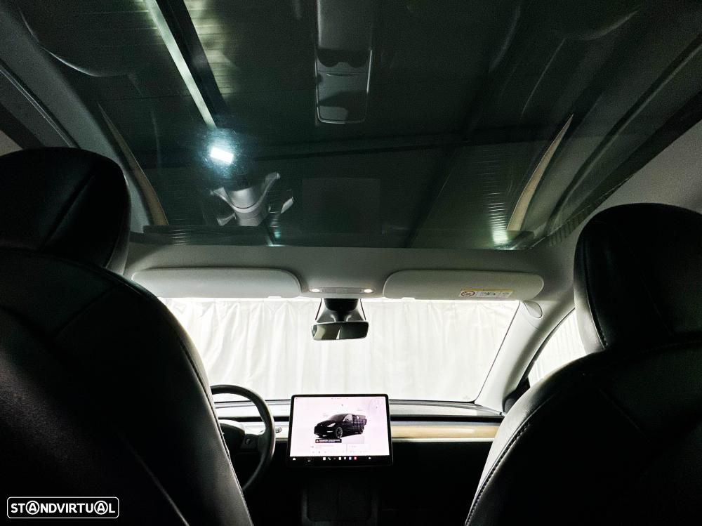 Tesla Model Y Long Range Dual Motor AWD - 26