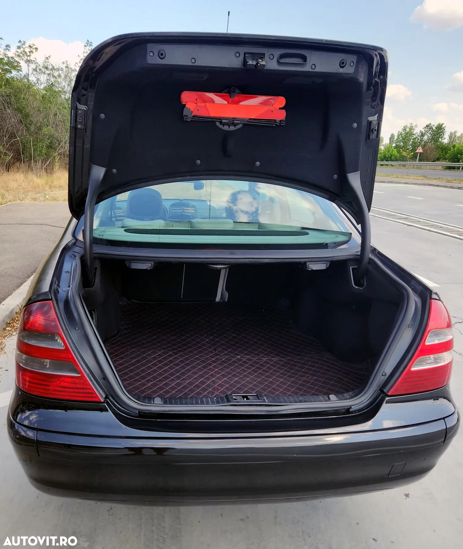 Mercedes-Benz E - 10