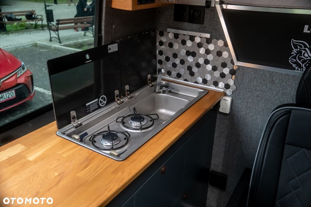 Mercedes-Benz Sprinter 319 - 10