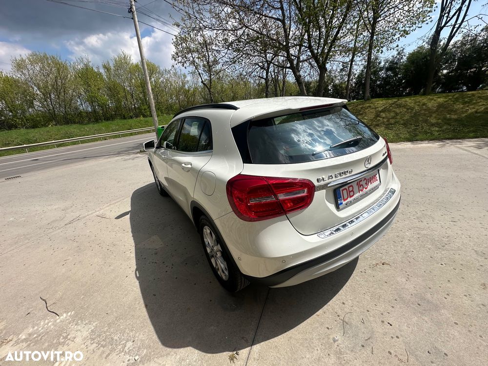 Mercedes-Benz GLA 200 (CDI) d 4Matic 7G-DCT Urban - 17