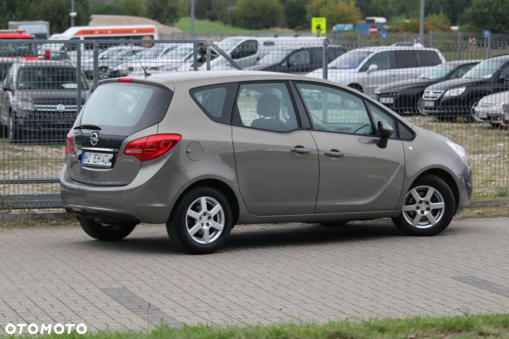 Opel Meriva - 11