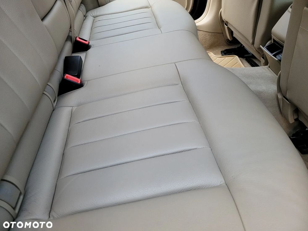 Mercedes-Benz Klasa E - 34