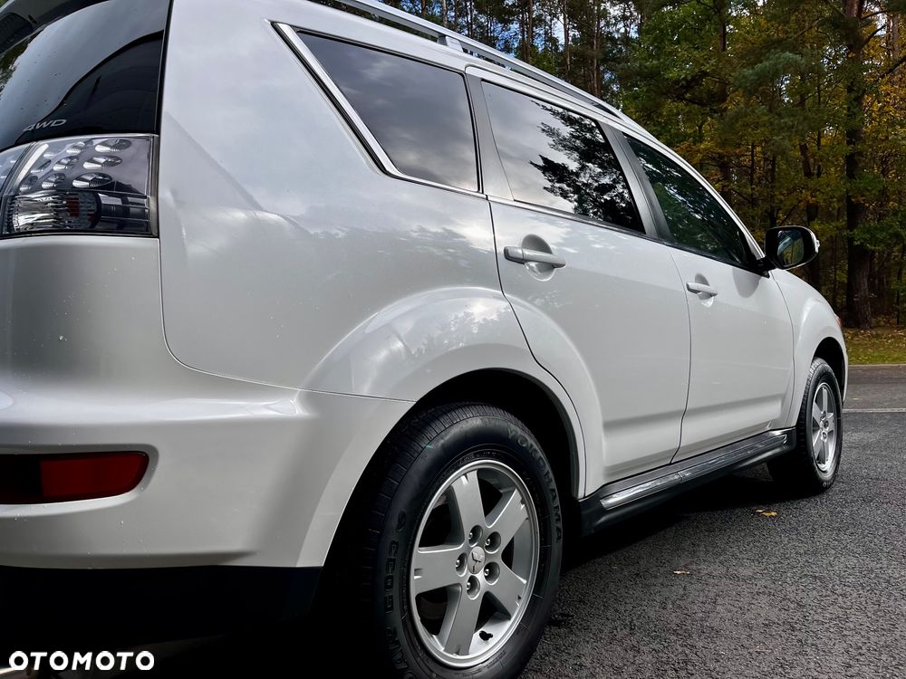 Mitsubishi Outlander 2.0 DI-D 4WD Invite - 12