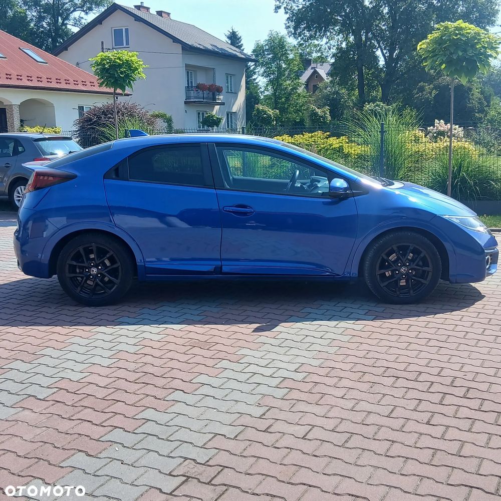 Honda Civic 1.6 i-DTEC Executive Black Edition - 4
