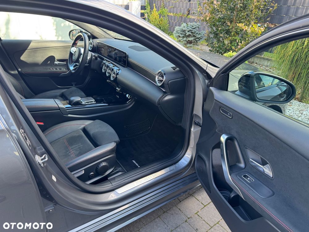 Mercedes-Benz Klasa A 220 d 4-Matic AMG Line 8G-DCT - 18