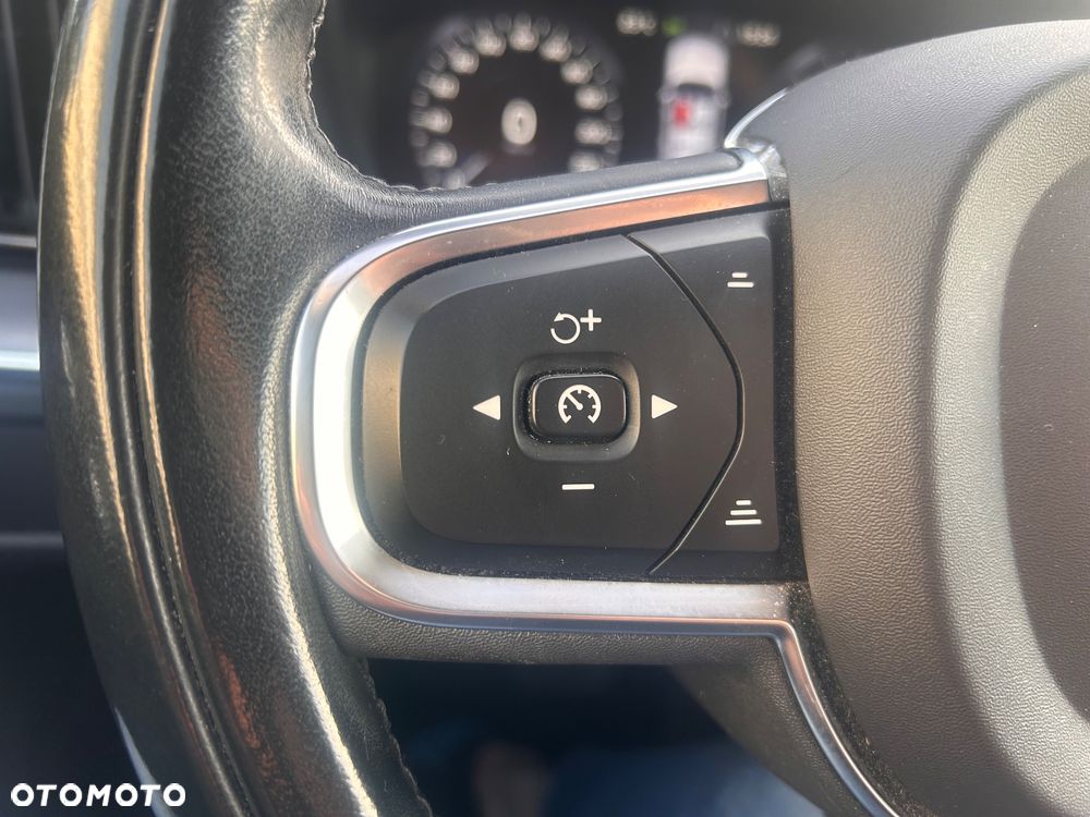 Volvo XC 60 D4 Momentum - 16