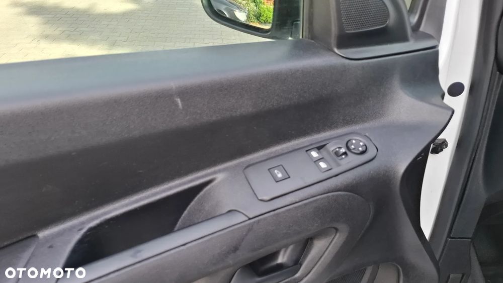 Citroën BERLINGO - 8