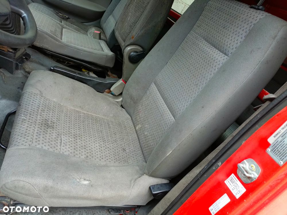 Renault Maxity Nissan Cabstar 2008r 2,5YD25 rama zarej w PL skrzynia ładunkowa plandeka 365x215x225 zderzak hak holowniczy koła drzwi stopień owiewka lusterko reflektor atrapa fotel kanapa zestaw do odpalenia wtryski pompa listwa wtryskowa osprzet silnika i inne - 27