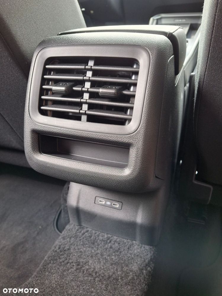 Volkswagen T-Roc 1.5 TSI Life DSG - 28