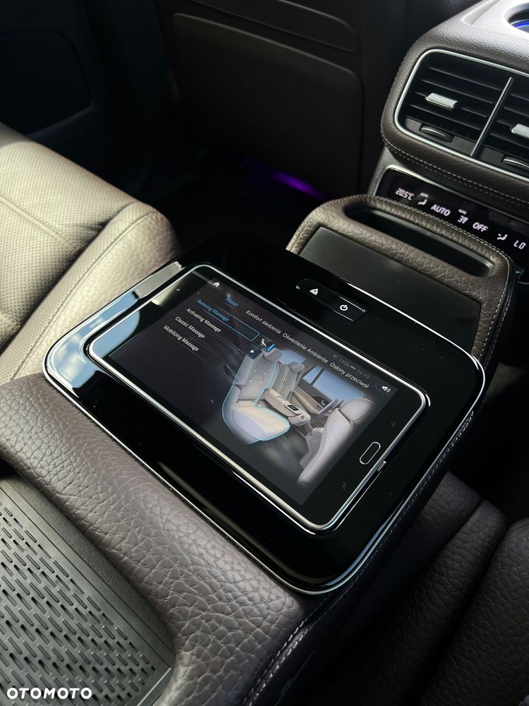 Mercedes-Benz GLS - 31