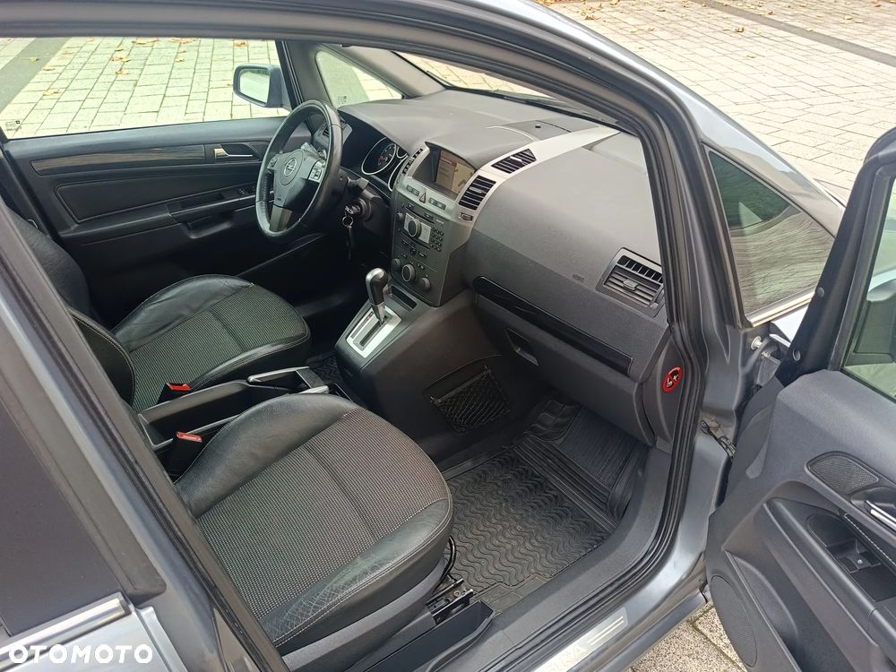 Opel Zafira 2.2 Automatik Cosmo - 7
