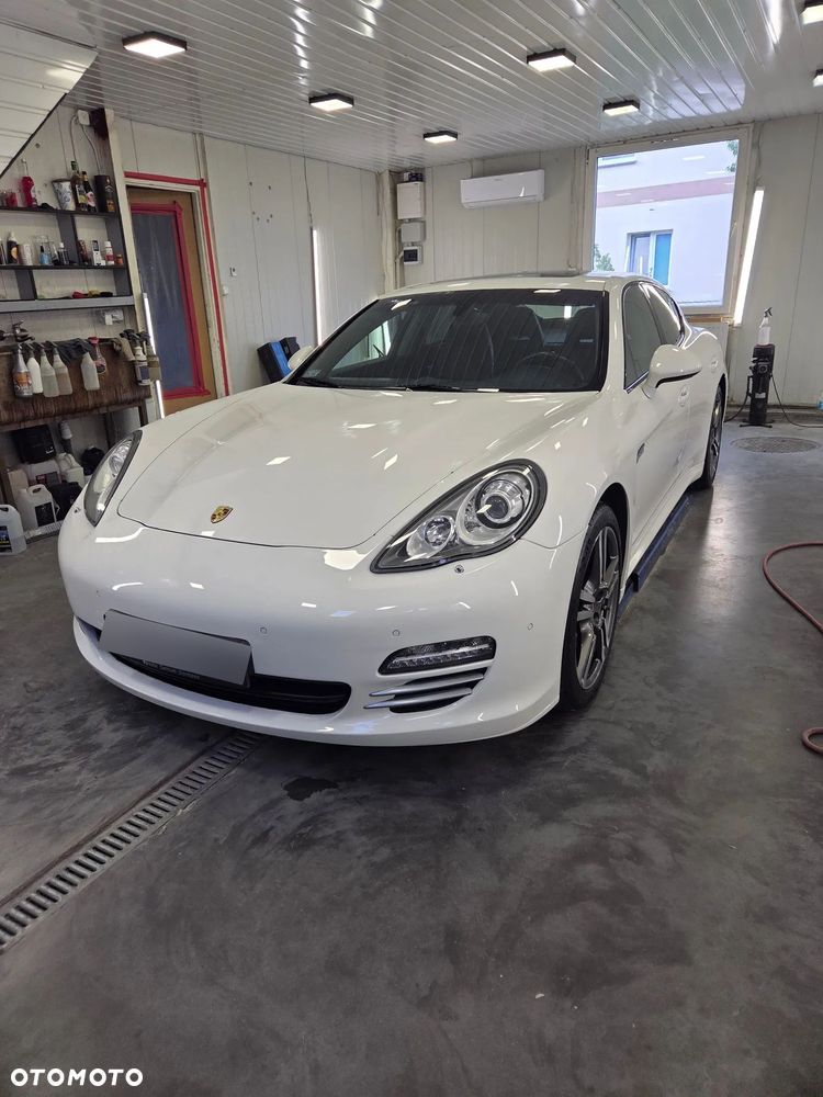 Porsche Panamera 4S - 25