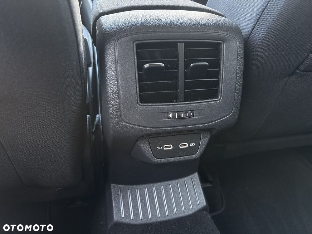 Volkswagen T-Roc - 28
