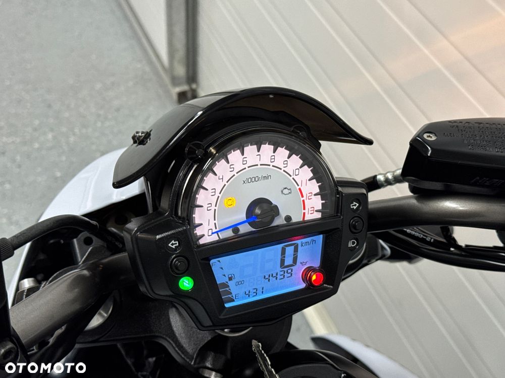 Kawasaki ER - 33