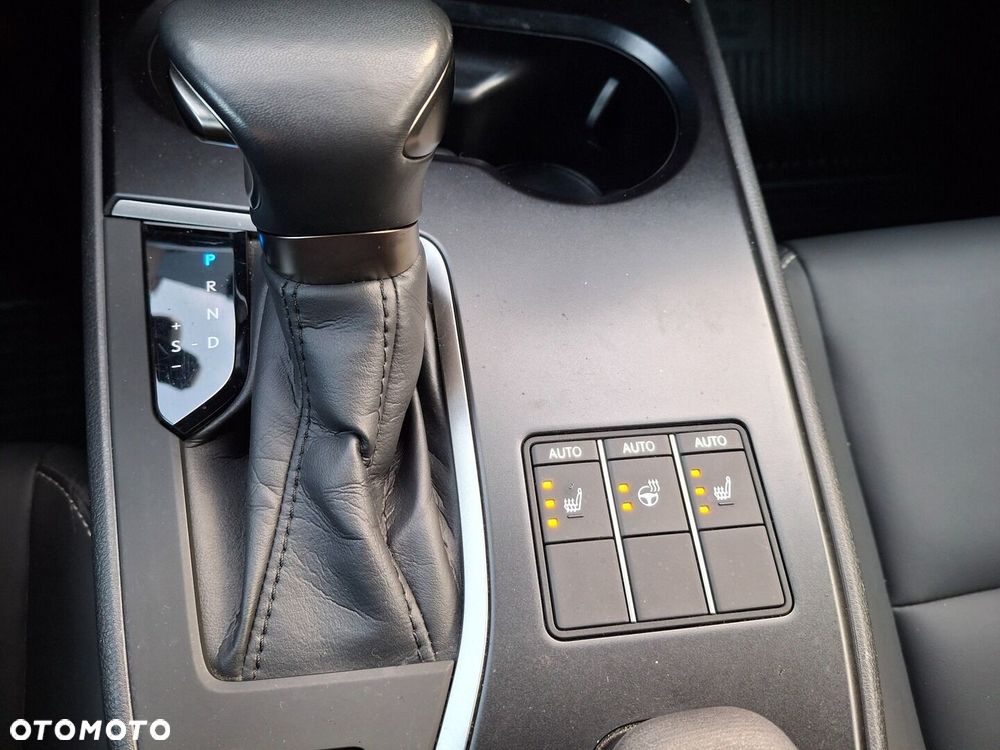 Lexus UX 250h GPF F Sport Design 2WD - 23