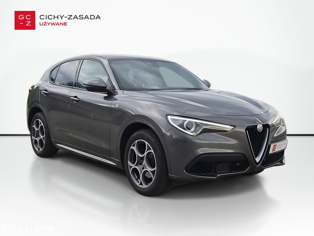 Alfa Romeo Stelvio - 8