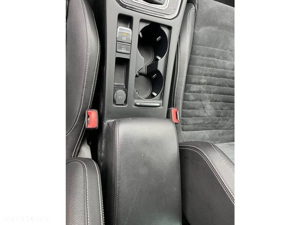 Volkswagen Passat - 14