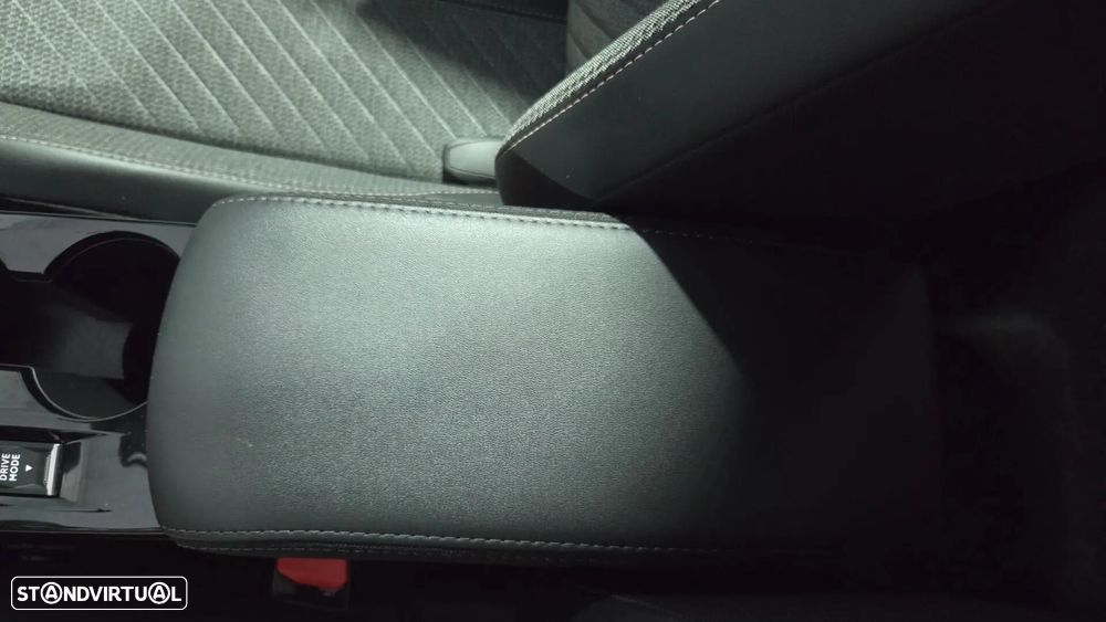 Peugeot 2008 PureTech 100 Stop&Start Allure - 32