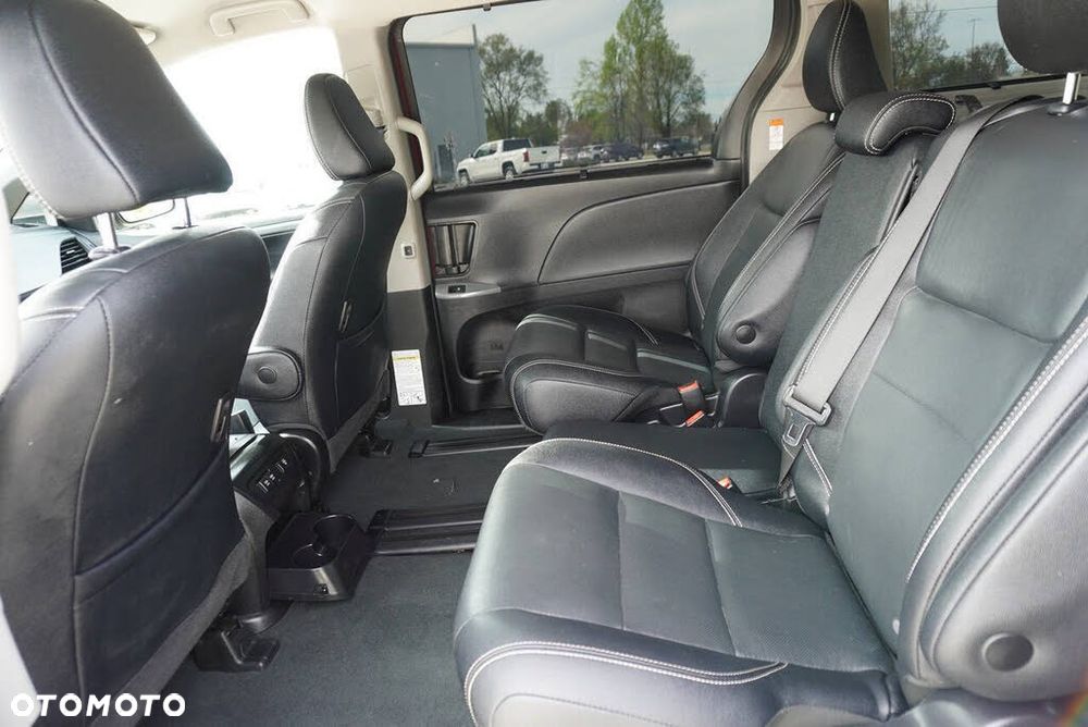 Toyota Sienna - 14