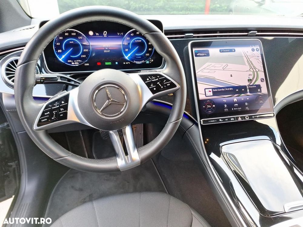 Mercedes-Benz EQE 300 - 11