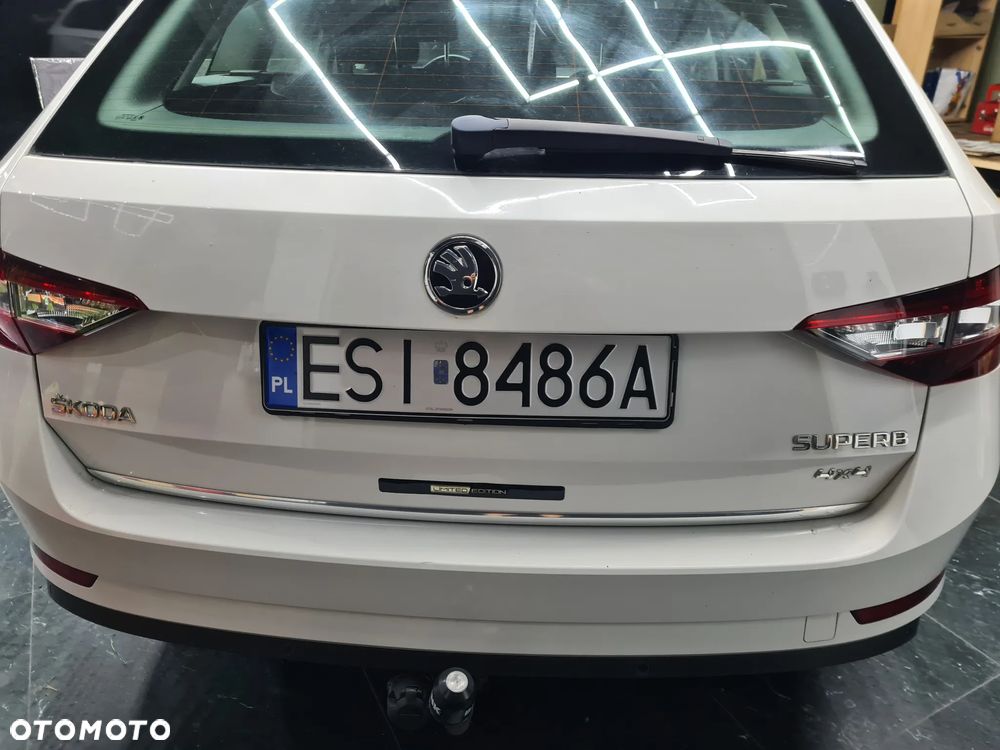 Skoda Superb 2.0 TDI DSG Sportline - 17