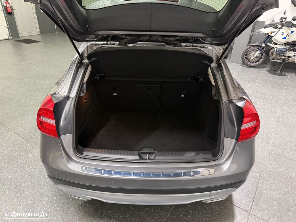 Mercedes-Benz GLA 180 CDI Urban - 21