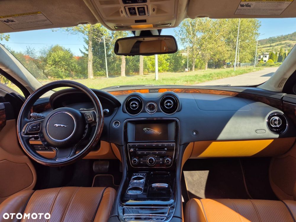Jaguar XJ - 7