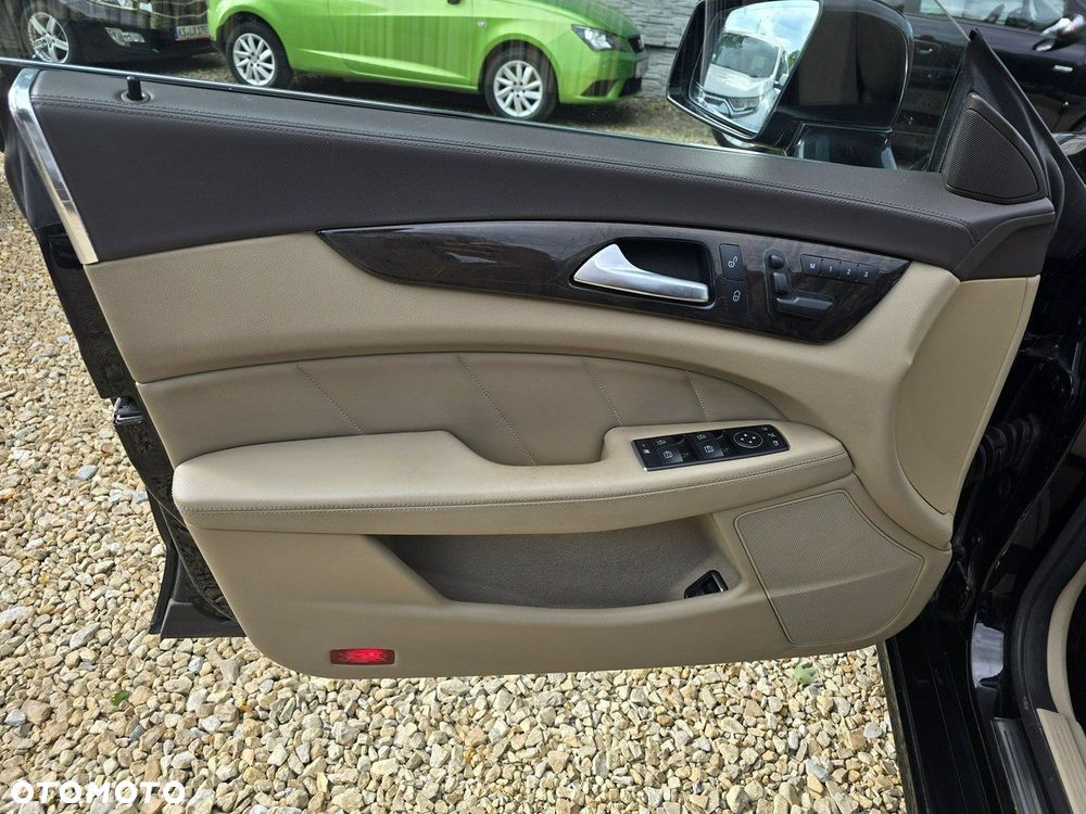 Mercedes-Benz CLS - 21
