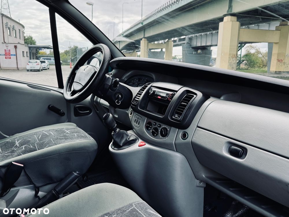 Renault Trafic 1.9 dCi Passenger Expression - 11