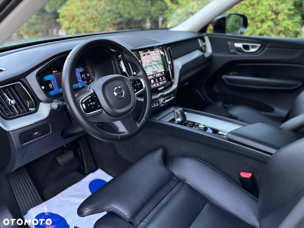 Volvo XC 60 B4 D AWD Plus Dark - 25