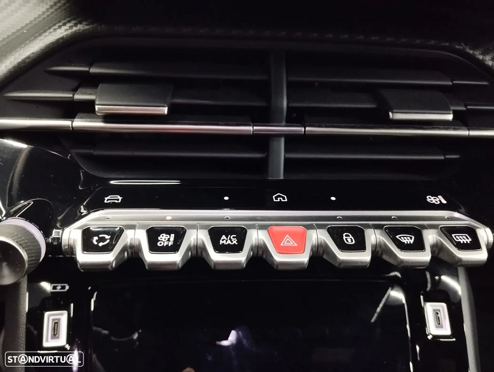 Peugeot 2008 1.2 PureTech Allure - 38