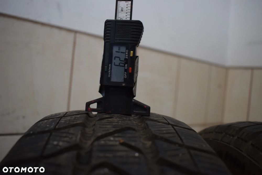 R15 175/65 Pirelli Snowcontrol Serie 3 Cena za parę - 4