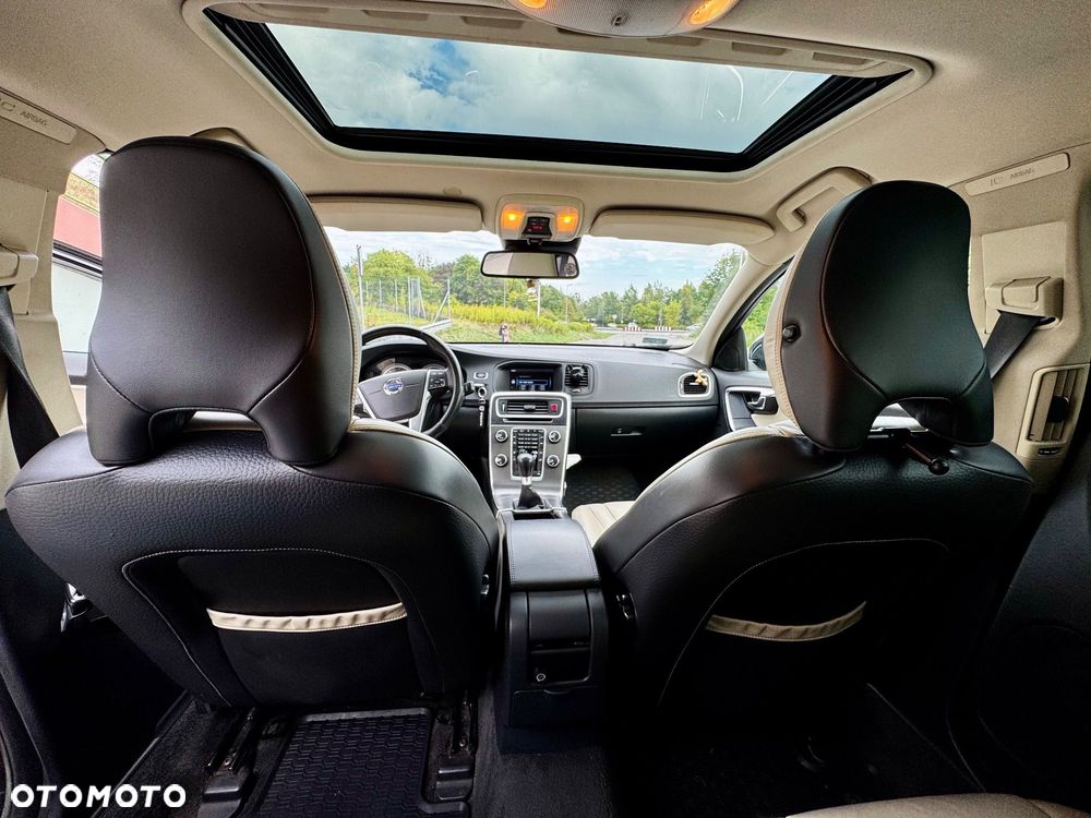 Volvo V60 D3 Summum - 13