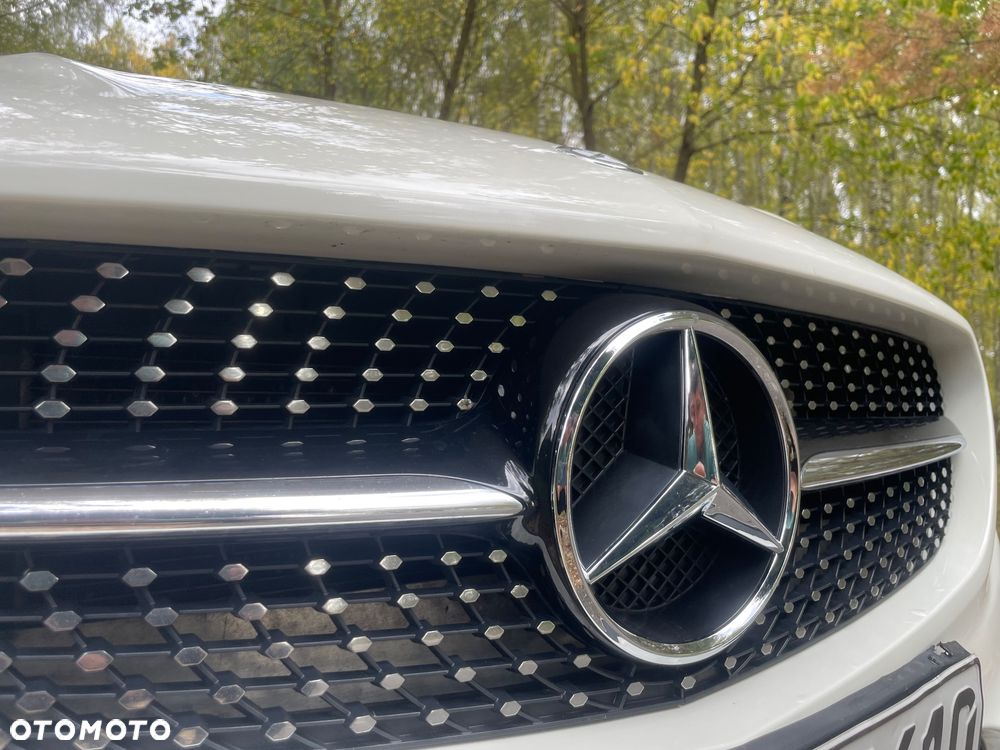 Mercedes-Benz CLA 180 7G-DCT AMG Line - 24