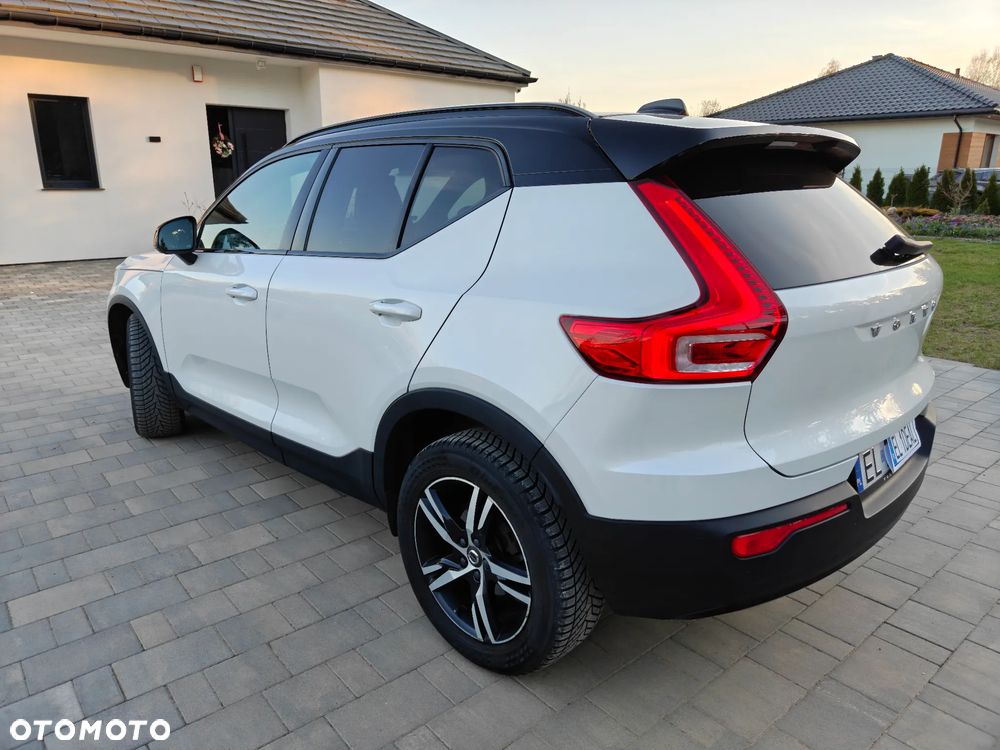 Volvo XC 40 T3 R-Design - 3