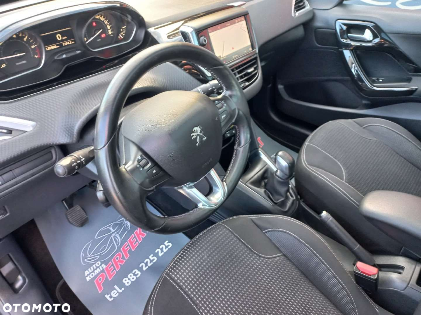 Peugeot 208 - 11