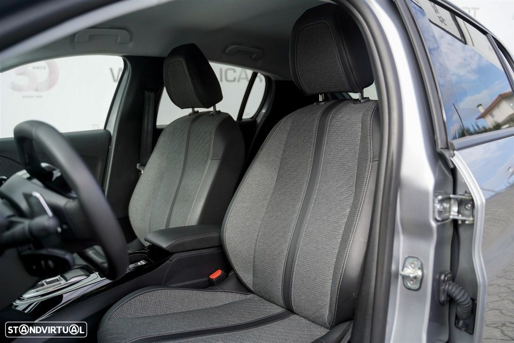 Peugeot 208 1.2 Hybrid Allure e-DCS6 - 30