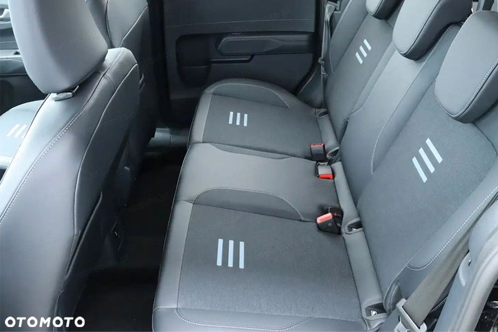 Ford Tourneo Courier - 11