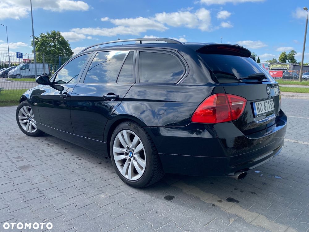 BMW Seria 3 318d - 4
