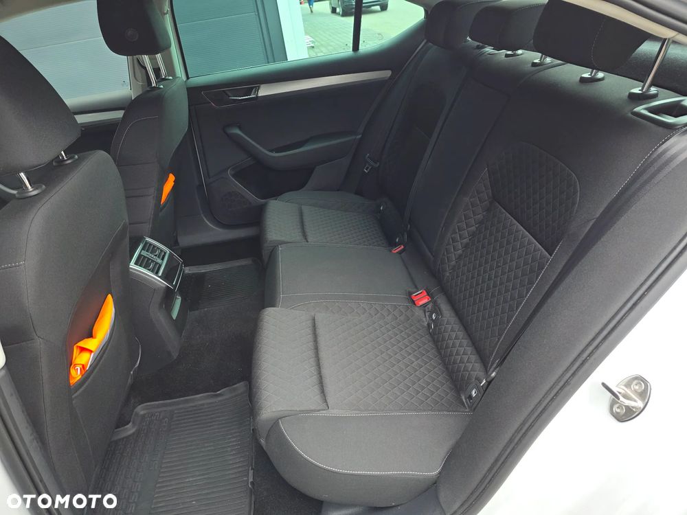 Skoda Superb 2.0 TDI SCR Ambition DSG - 14