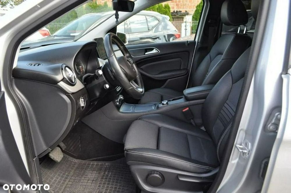 Mercedes-Benz Klasa B 200 7G-DCT UrbanStyle Edition - 7