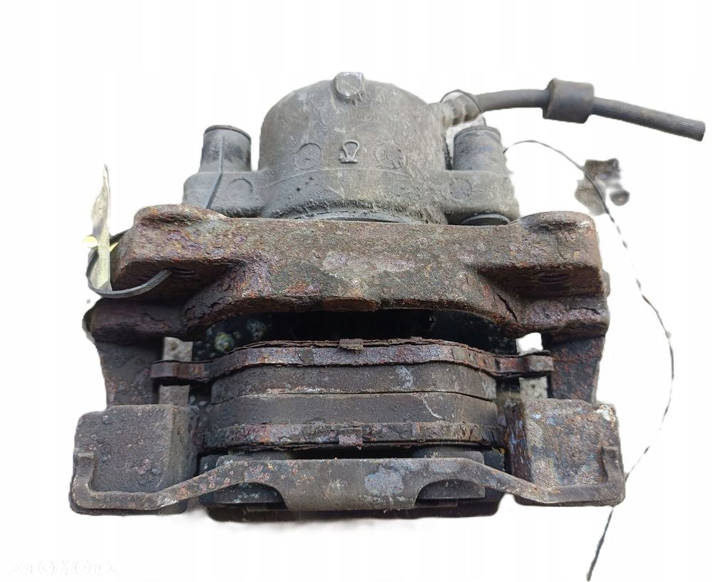 BMW seria 5 IV E39 00-03 r. 2,0 B ZACISK HAMULCOWY Z JARZMEM LEWY PRZÓD + - 4