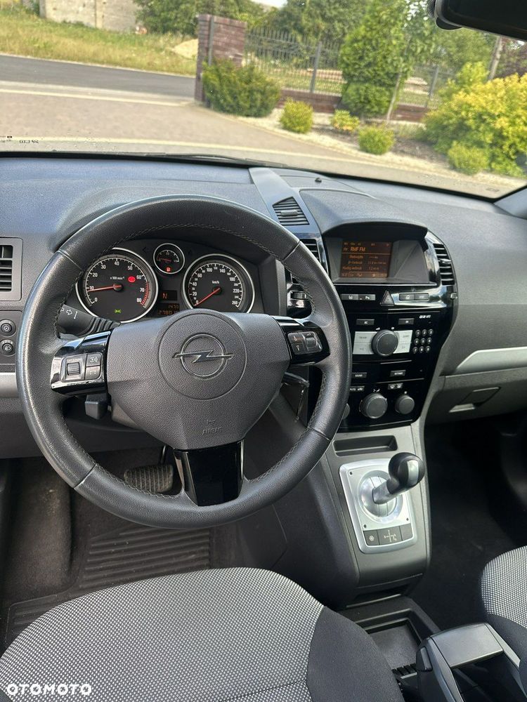 Opel Zafira - 16