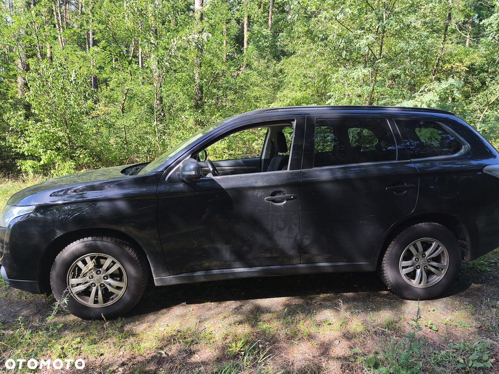 Mitsubishi Outlander 2.0 4WD Invite - 1