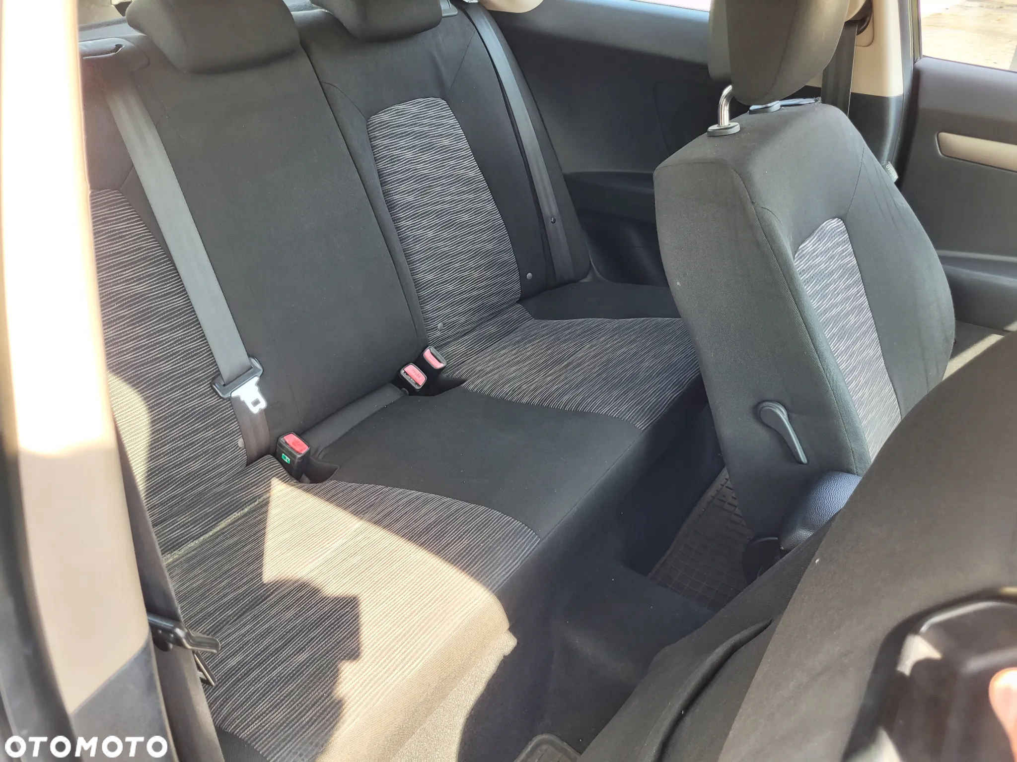 Kia Ceed - 16