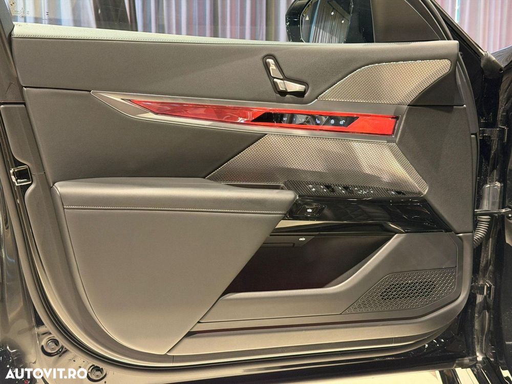 BMW Seria 7 740d xDrive MHEV - 33